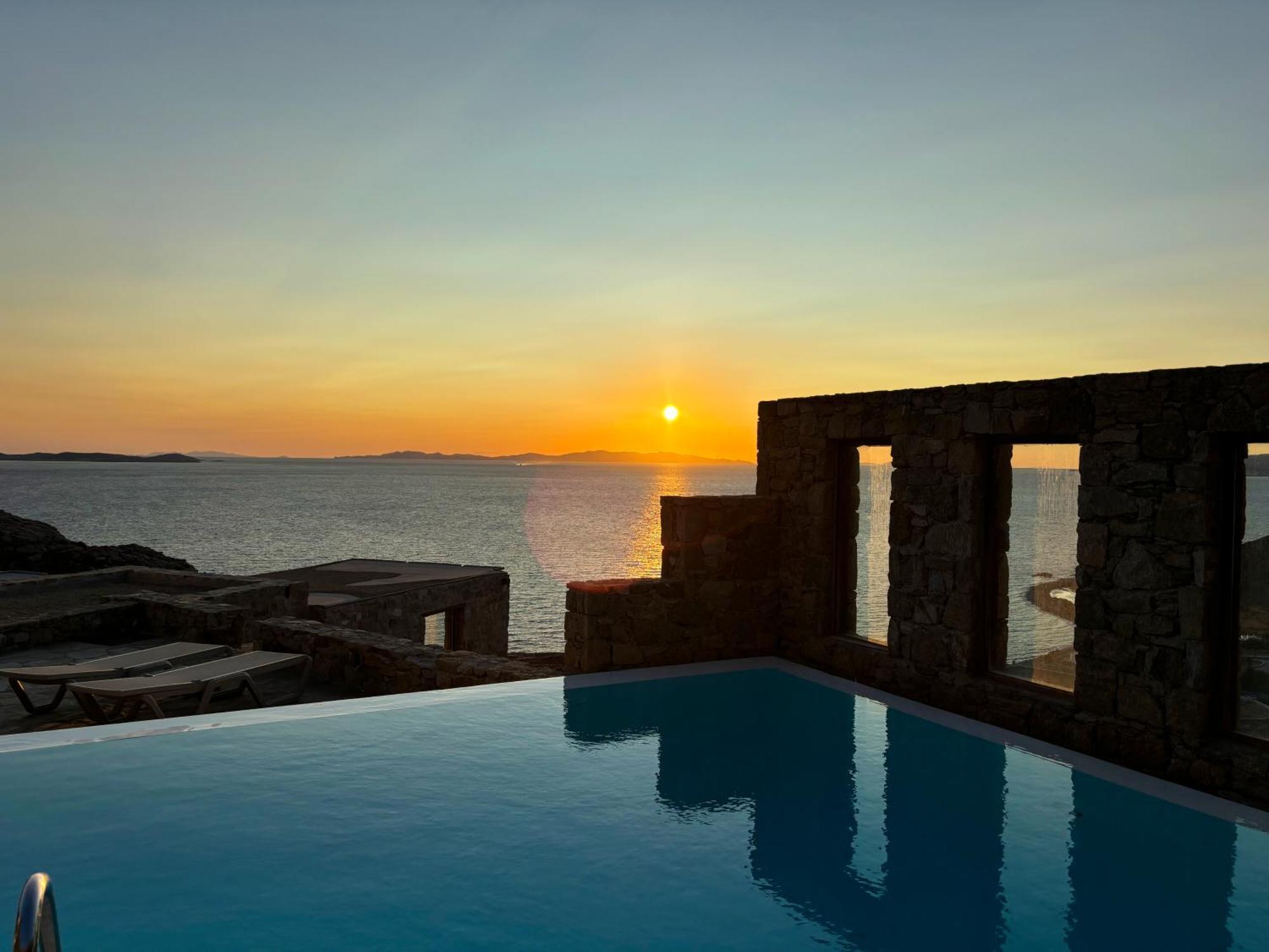 White Rock Suites & Villas Houlakia  Bagian luar foto